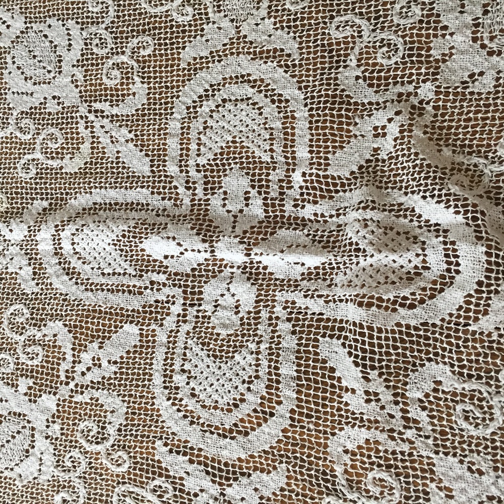ANTIQUE FILET CROCHET TABLE LINEN 36"X40"